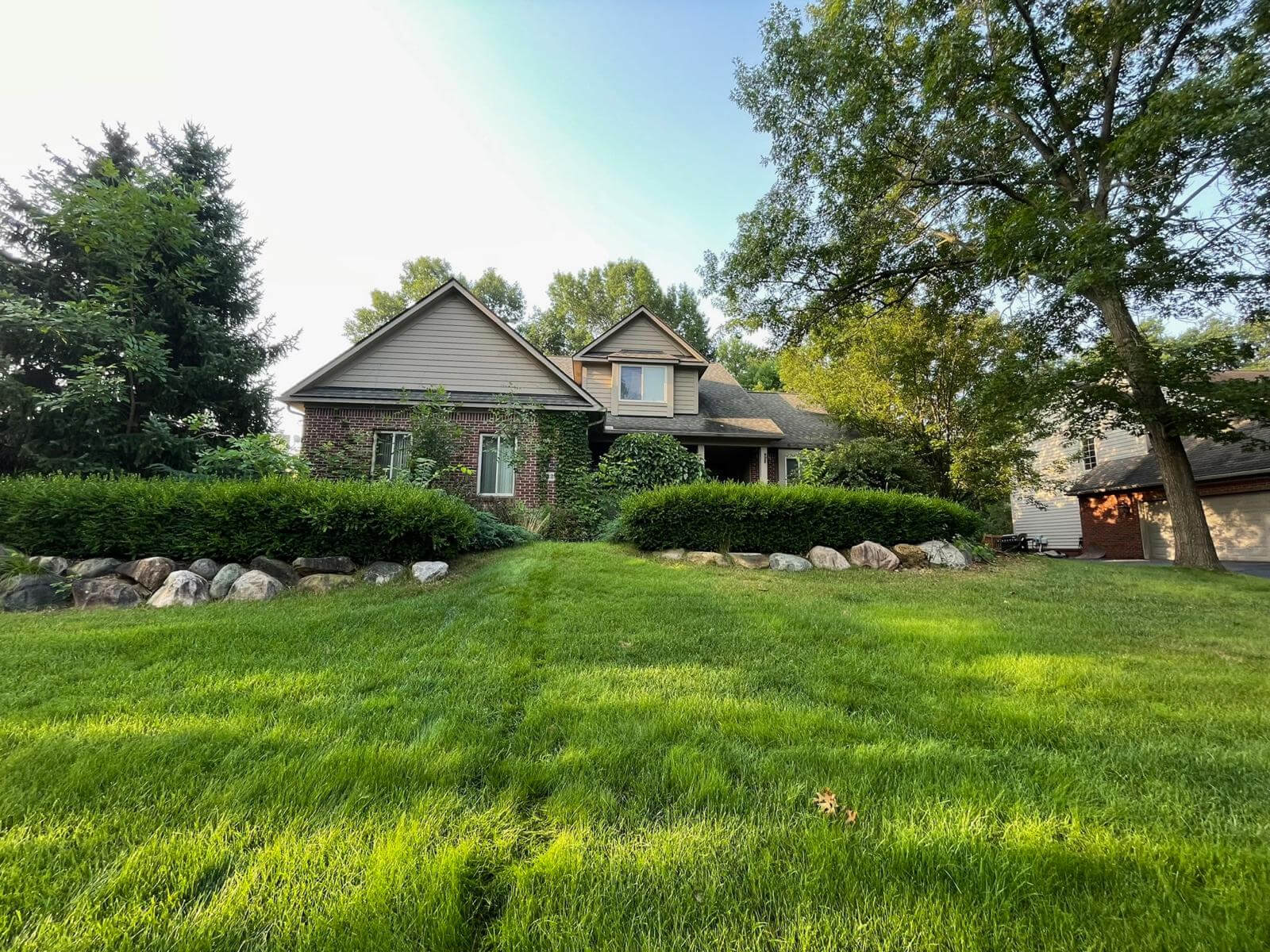 Livingston & Howell Landscaping Services 15